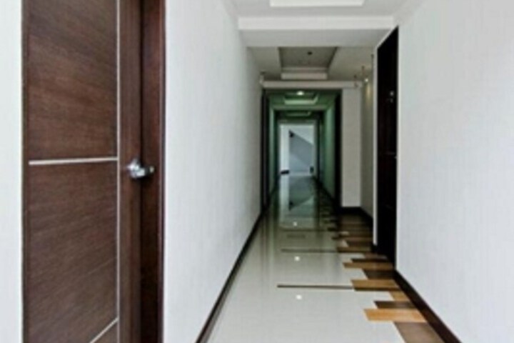Ballroom/Hall 32 of 39