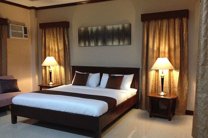 Room 7 of 32