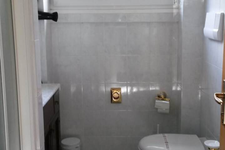 Room 24 of 49