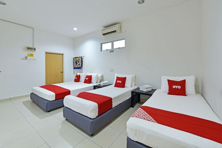 Room 11 of 28