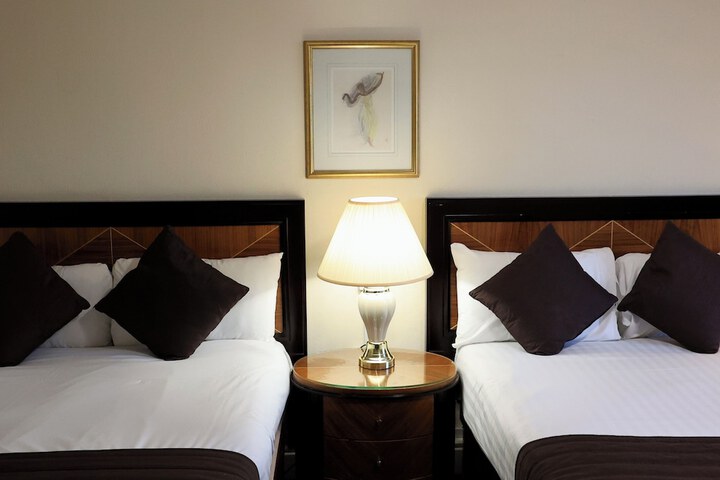 Room 15 of 32