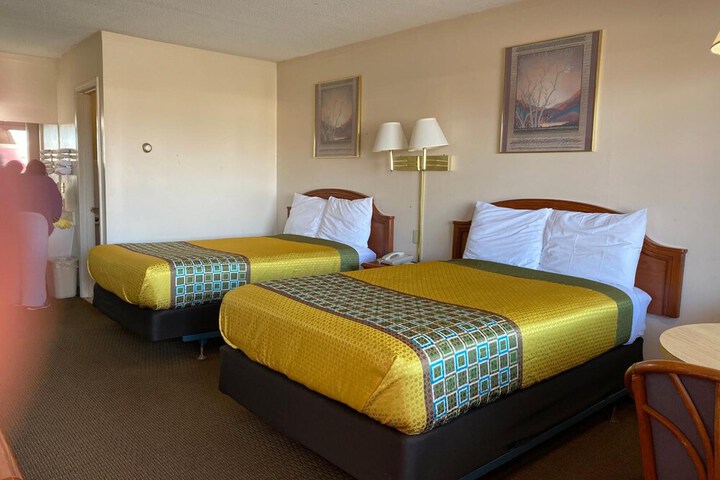 Room 15 of 20
