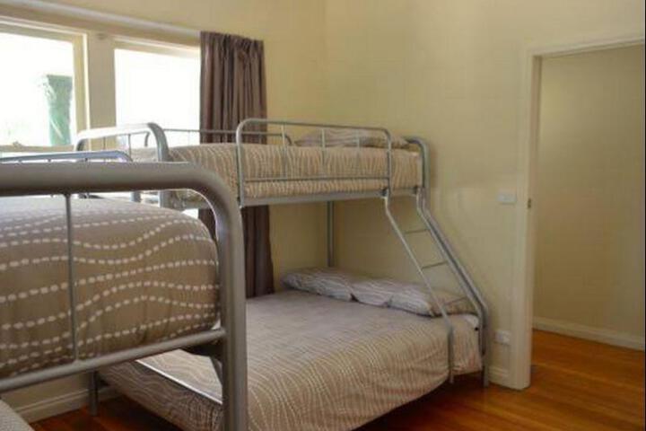 Room 3 of 5