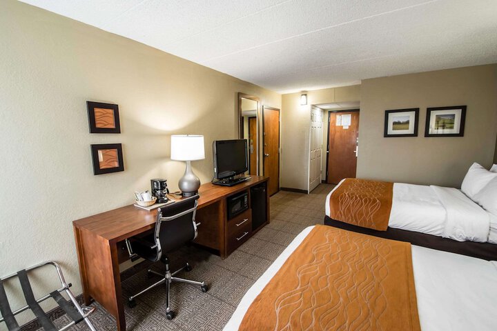 2 Double Beds (9 of 14)
