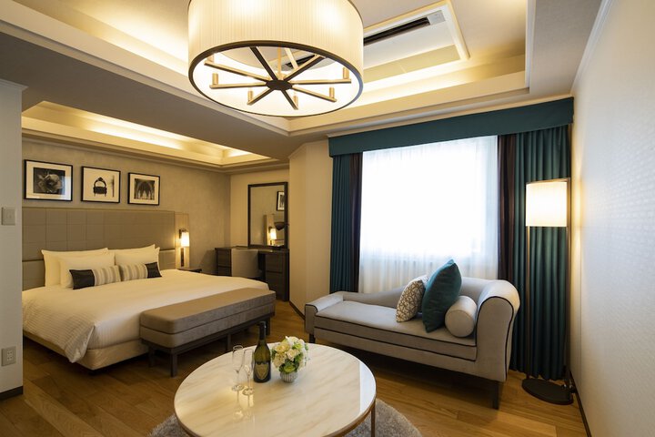 Room 12 of 82