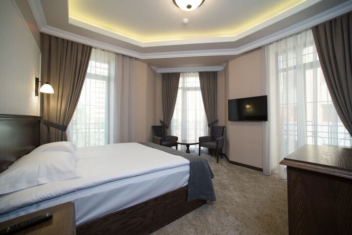 Room 16 of 47