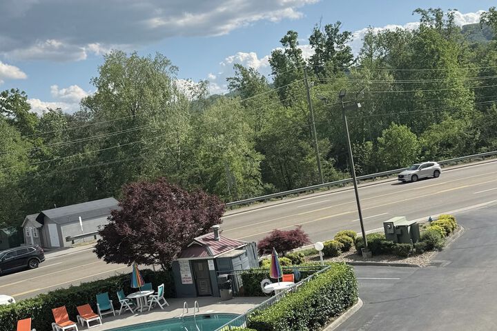 Hotel Pool