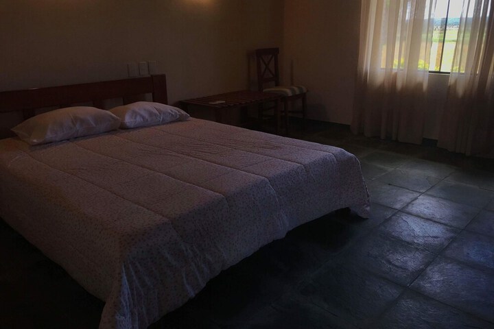 Room 6 of 25