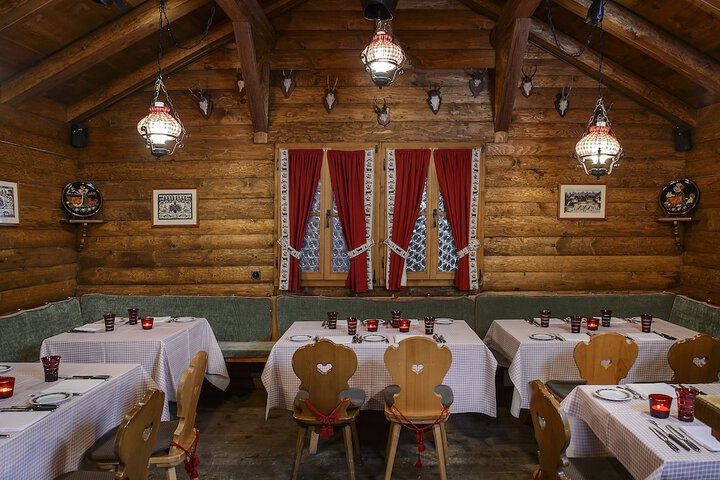 Dining 57 of 90