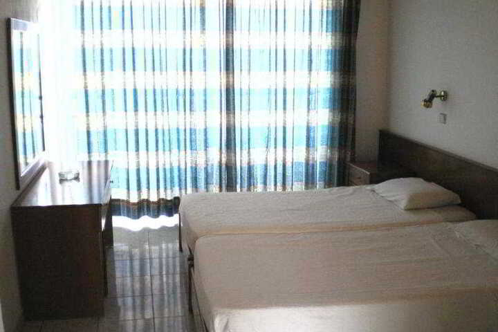 Room 5 of 10