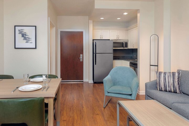 1 King Bed Studio Suite (2 of 17)