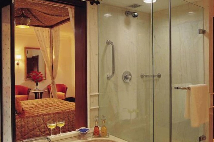 Room 21 of 45