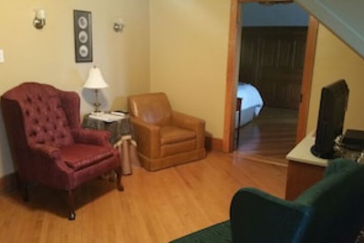 Room 115 of 198