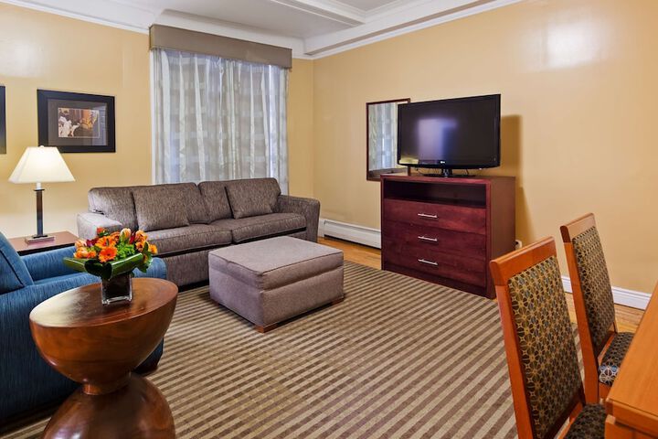 Best Western Plus Hospitality House New York | Bookonline.com