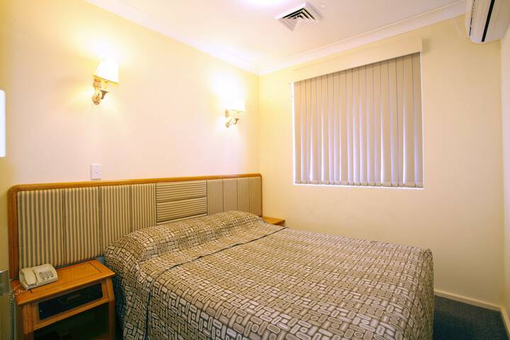 Room 3 of 41