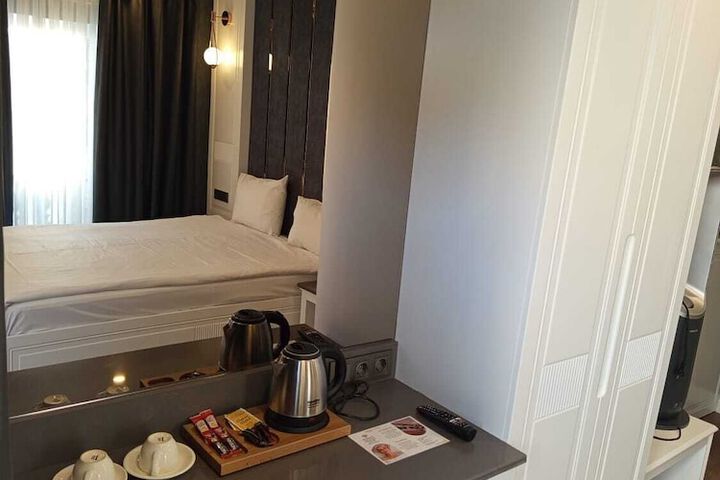 Room 10 of 36