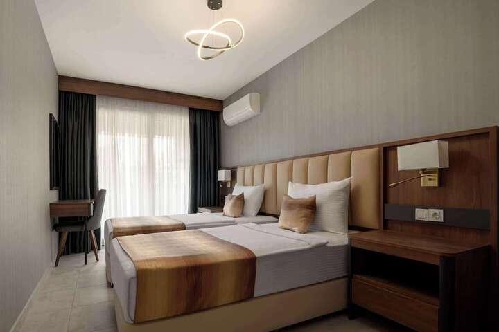 Room 34 of 69