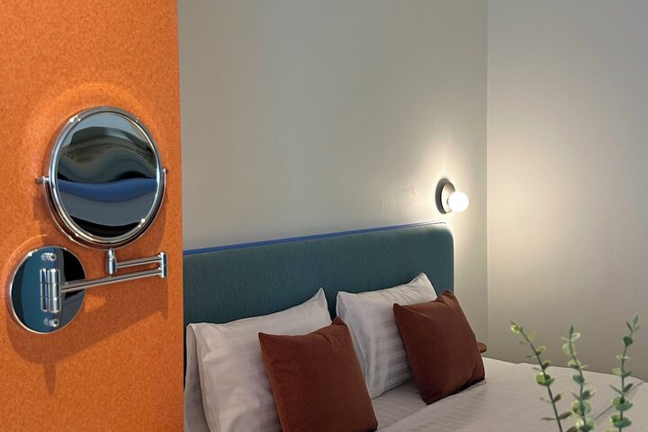 Room 9 of 30