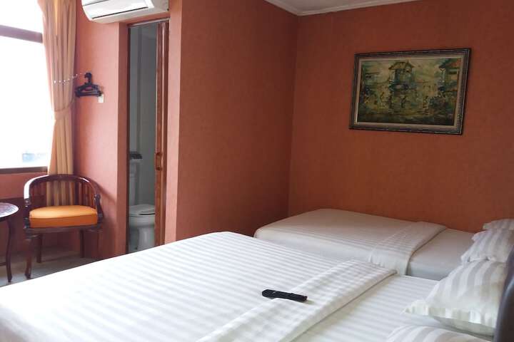 Room 12 of 63