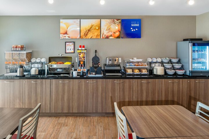 Breakfast/Coffee Service 45 of 56