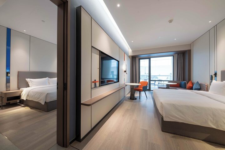 Room 2 of 42