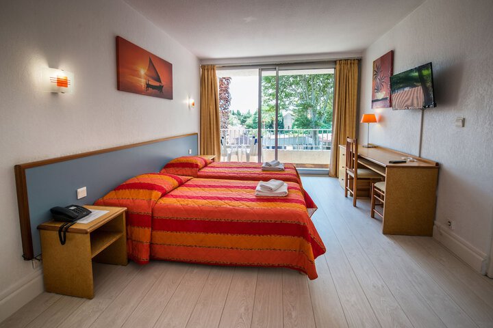 Room 8 of 62