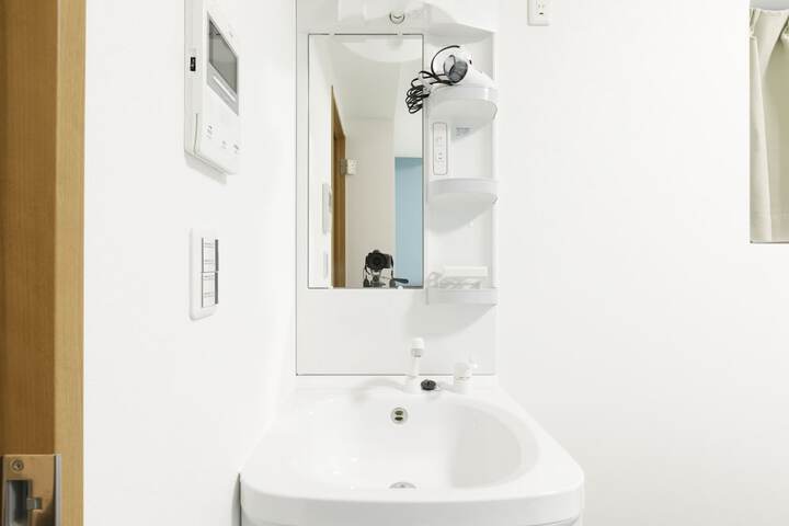 Room 27 of 45