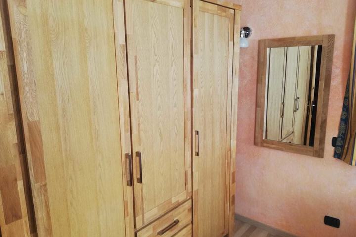 Room 2 of 20