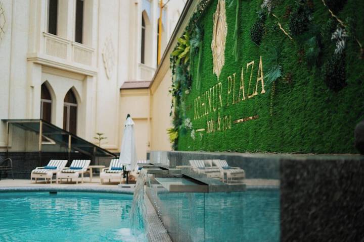 Pool 33 of 77