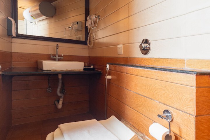 Room 34 of 51