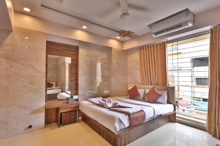 Solstay Inn Residency