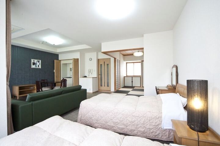 Room 10 of 24