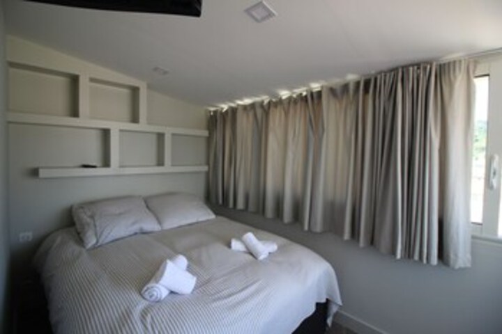 Room 18 of 27