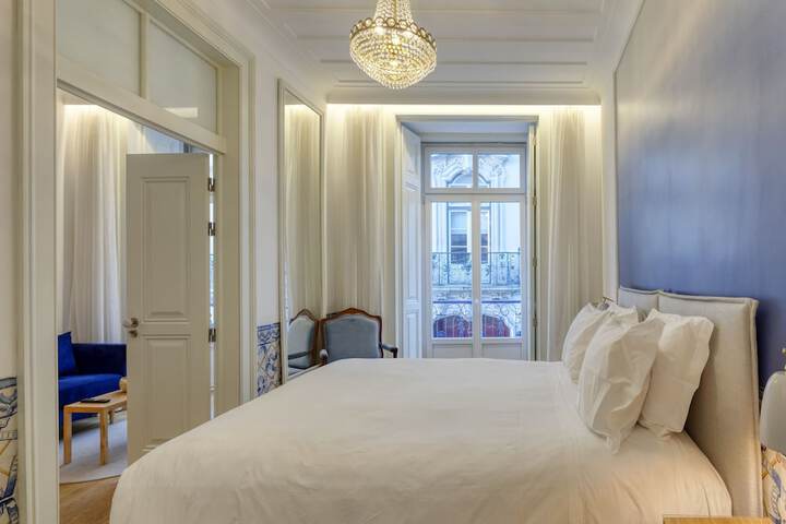 Room 4 of 76