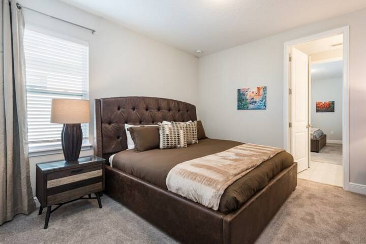 Room 12 of 47