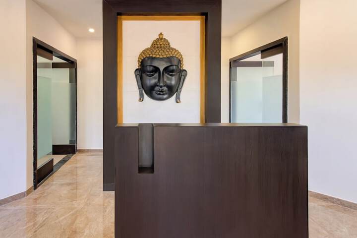 Hotel Interior 11 of 29