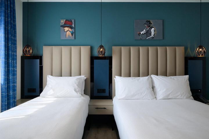 Room 19 of 42