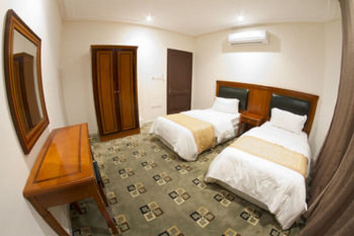 Room 4 of 14