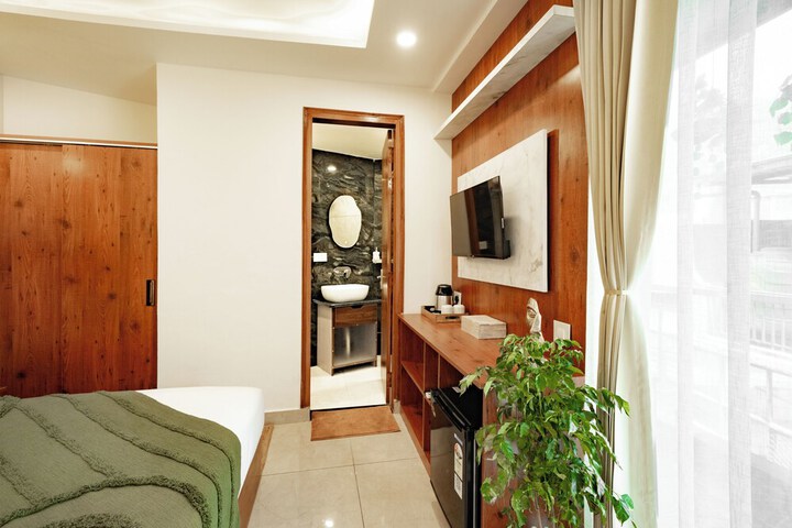 Room 4 of 35