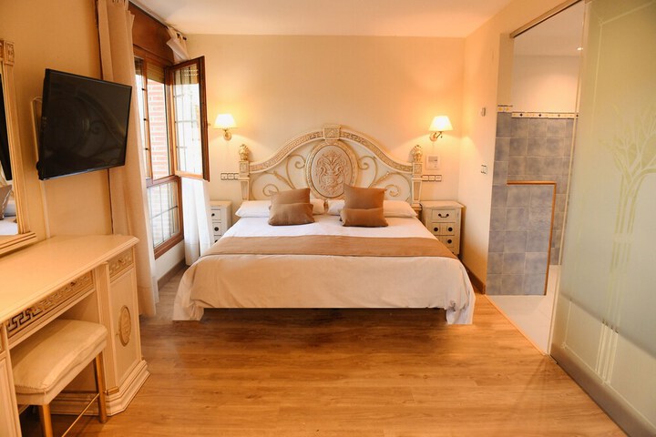 Room 8 of 22