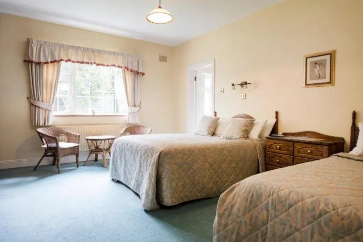 Room 5 of 11