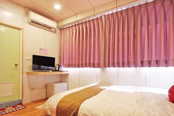 Room 14 of 42