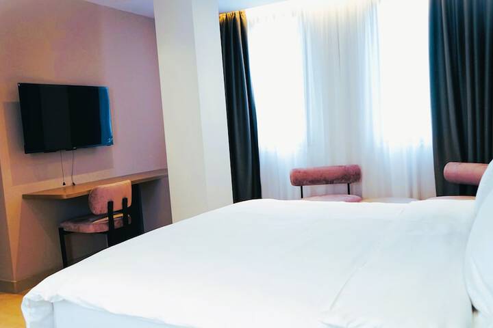Room 10 of 41
