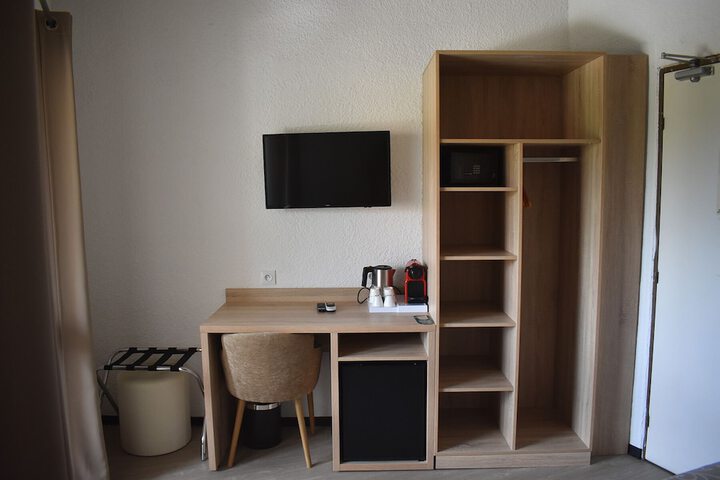 Room 4 of 35
