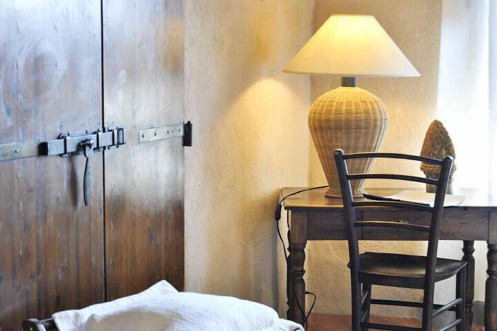 Room 47 of 123