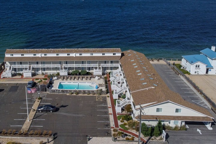 Hotel 102 of 110