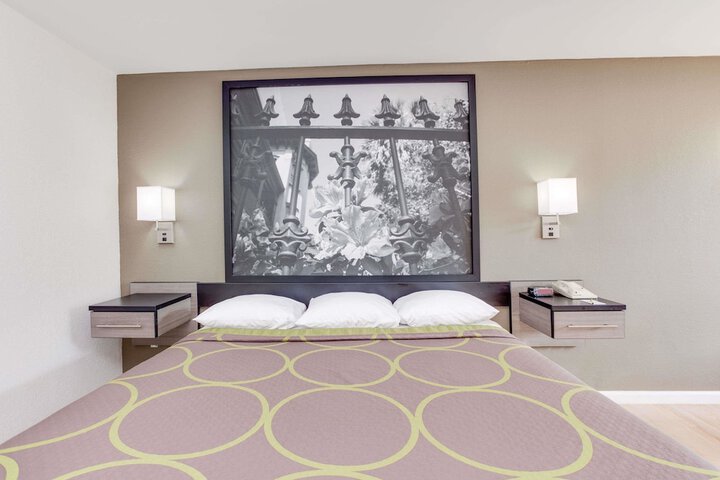 1 King Bed (1 of 5)