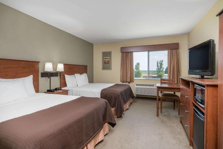 2 Queen Beds Non Smokin (14 of 14)