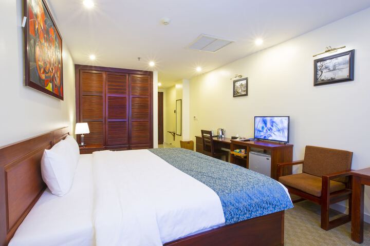 Room 15 of 94