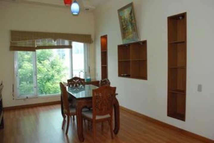Room 16 of 32